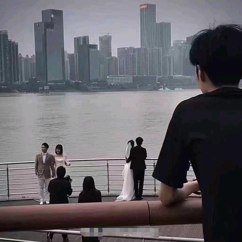 俊.
