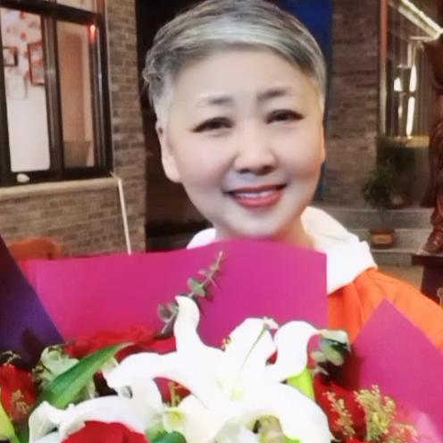 半山归莳小院 史姐