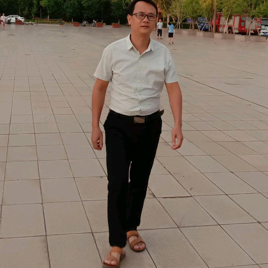 眼镜哥