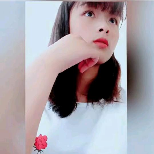 小璐特爱吃