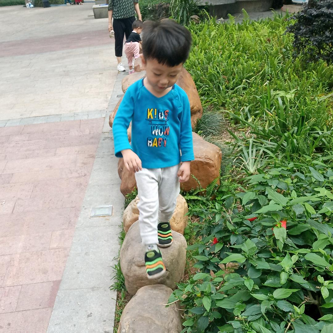 李建英