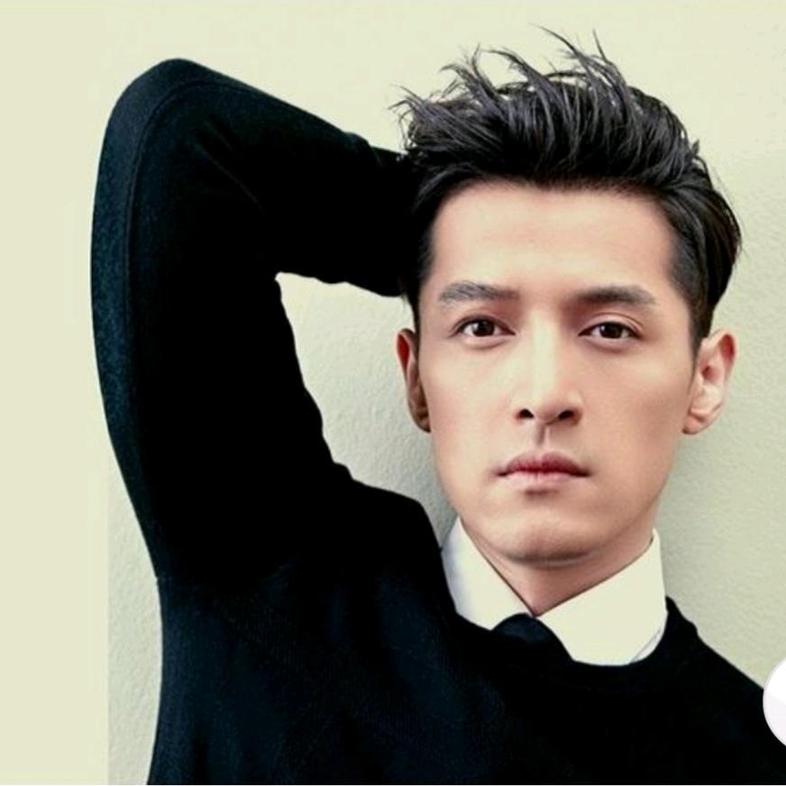 小男孩儿