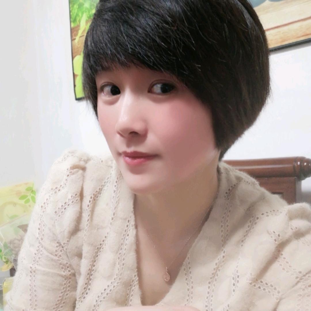 邱霞