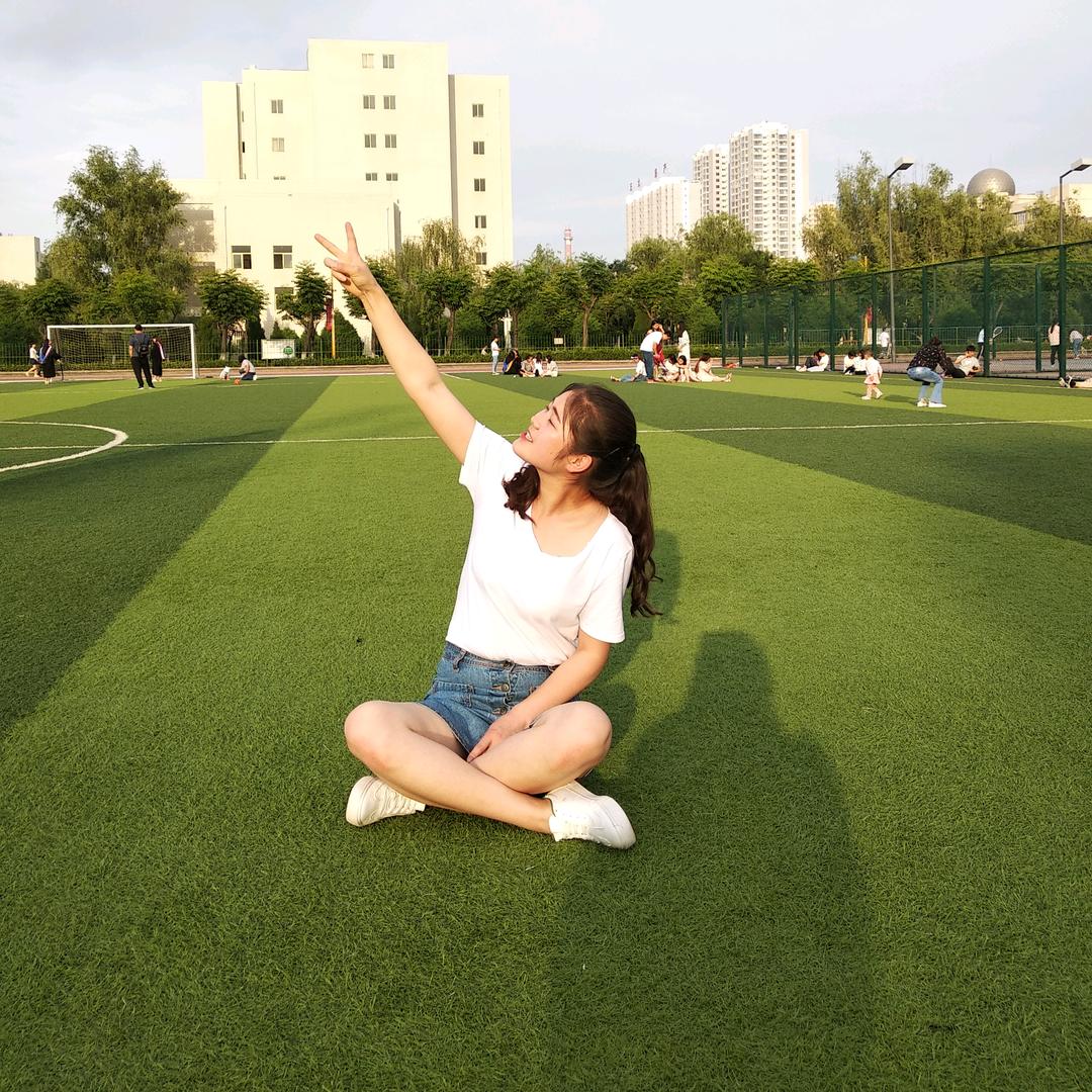 丑丑🐷杨半仙儿🌼