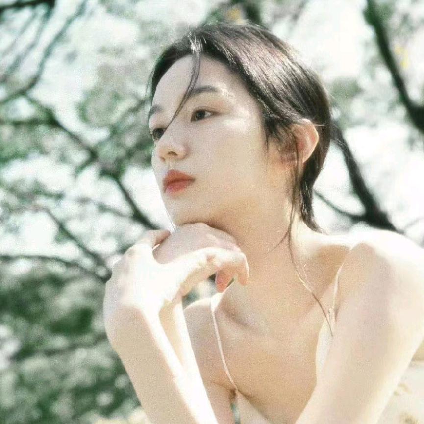 爱美的小月光