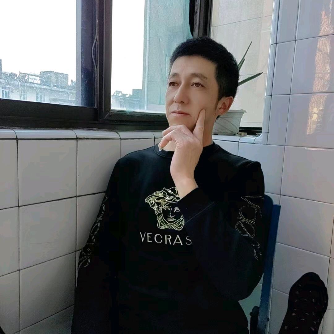杨杨晚上10点10分开