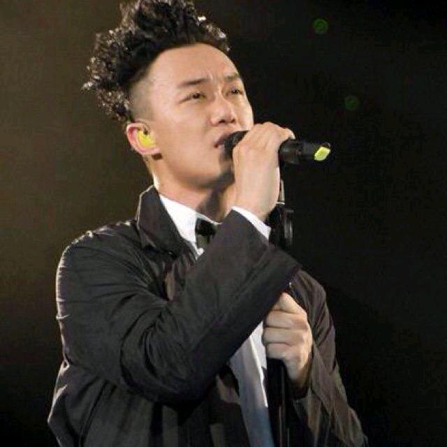 哭着说丶忘记