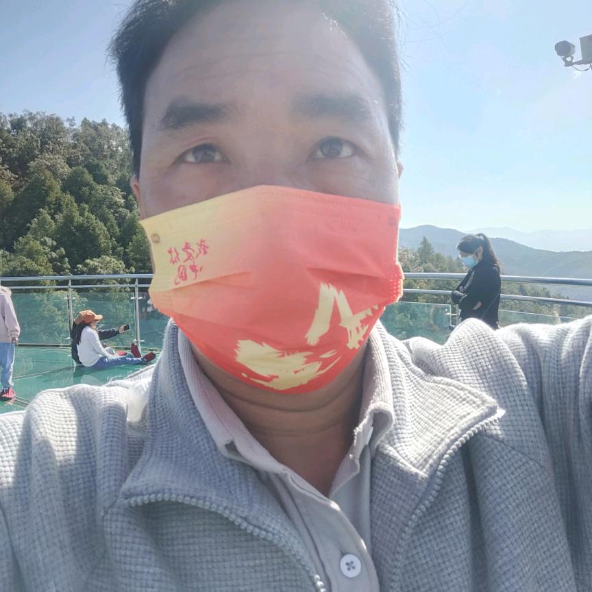 哈尼小哥