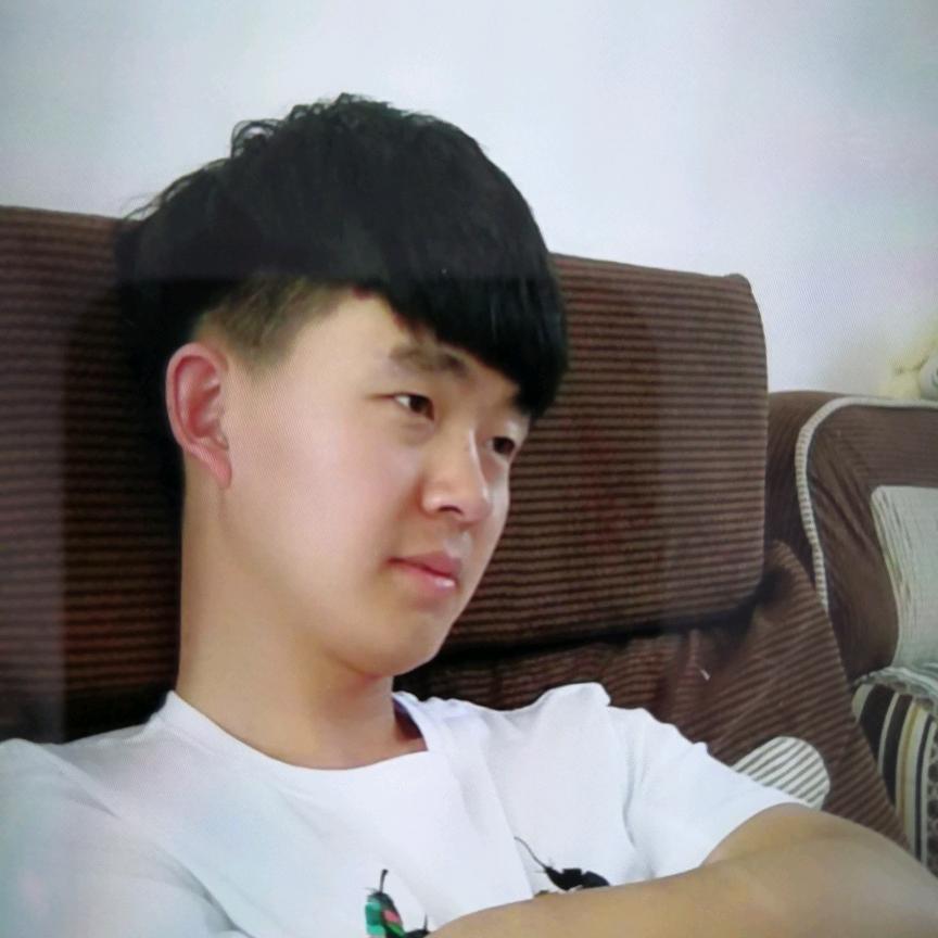 小哥爱钓鱼
