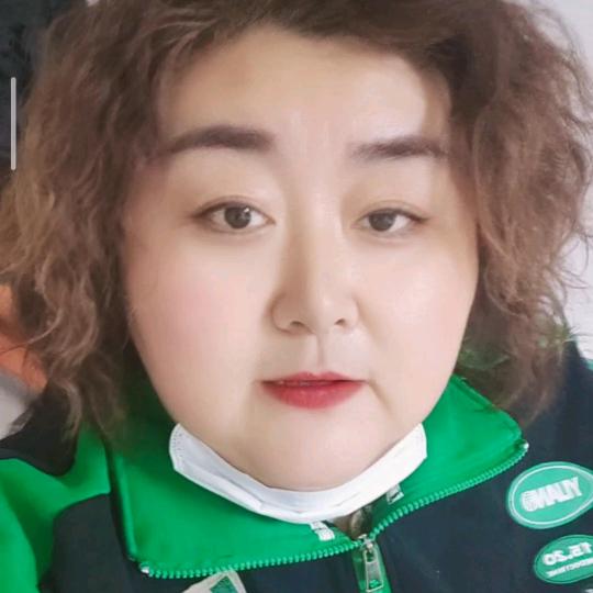 大脸妹