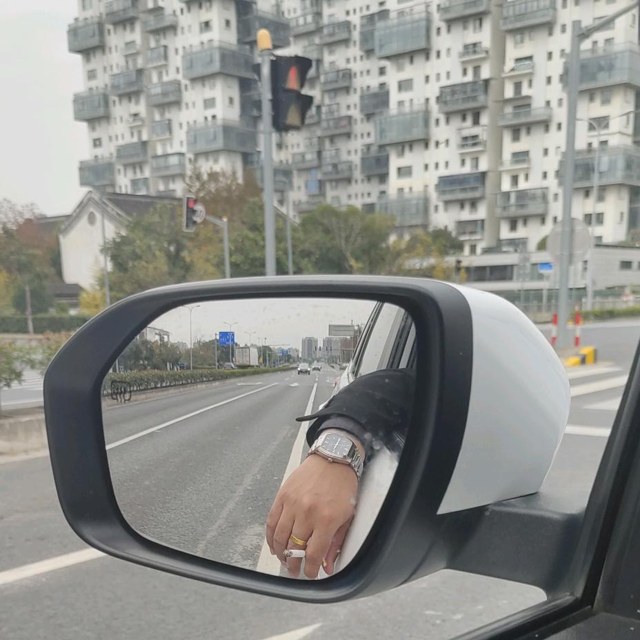 人红命硬