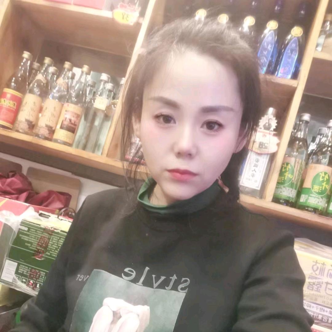 嫩江市818小牛庄火锅店
