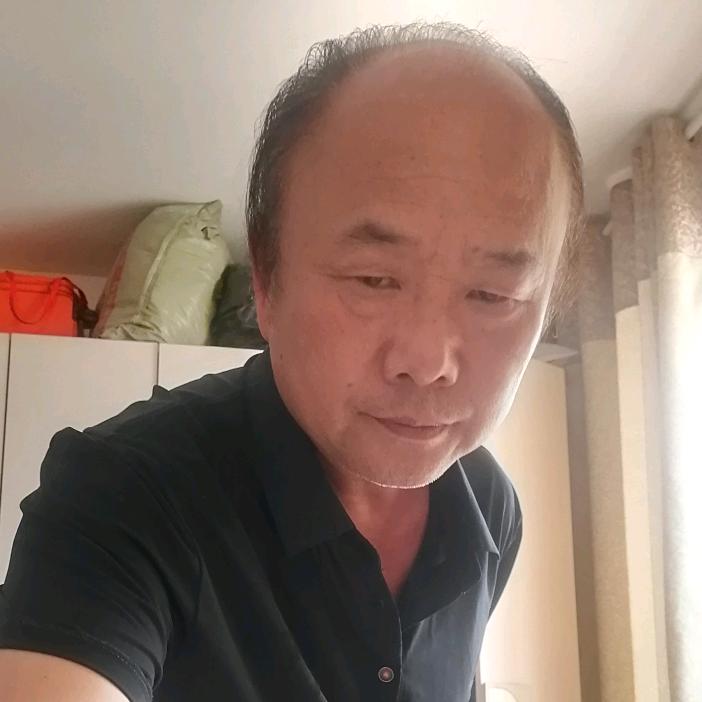 朋友们好，我是老骆，爱好，唱歌🎤跳舞