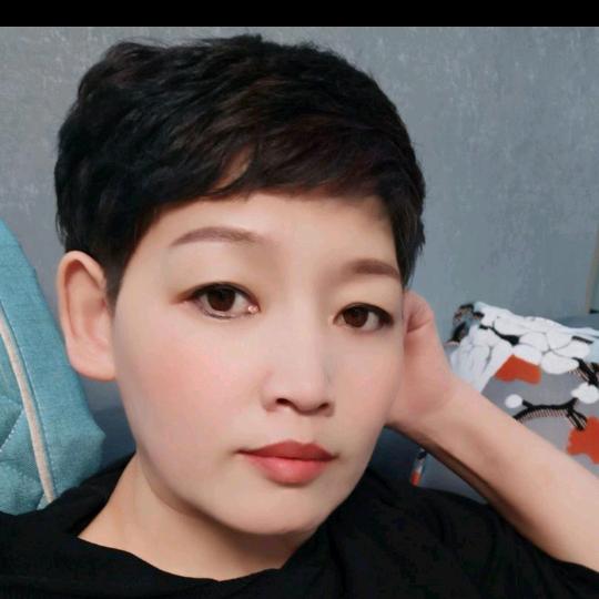 大丽专注植物无敏染发