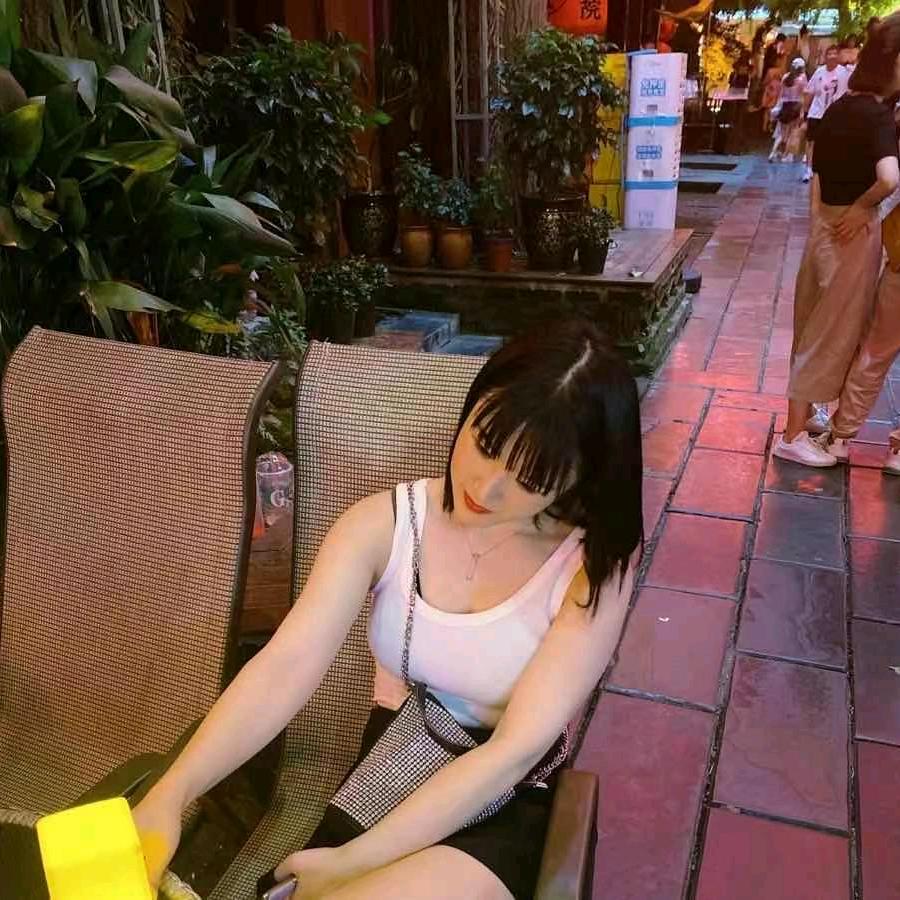 A  👗 我是仙女