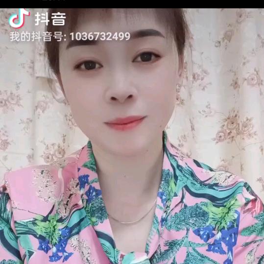 两个小仙女的妈妈