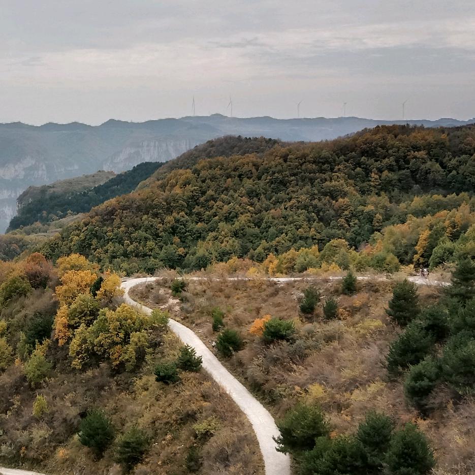 山高路远