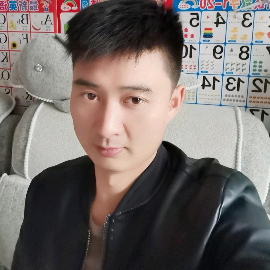 龙晴玥宇
