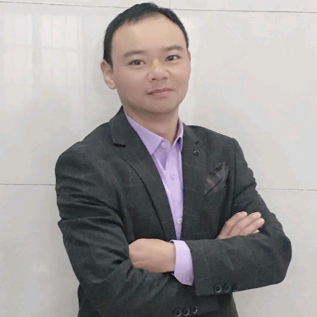 邱泉明