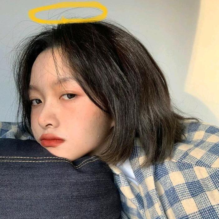 比较爱饿的小姑娘