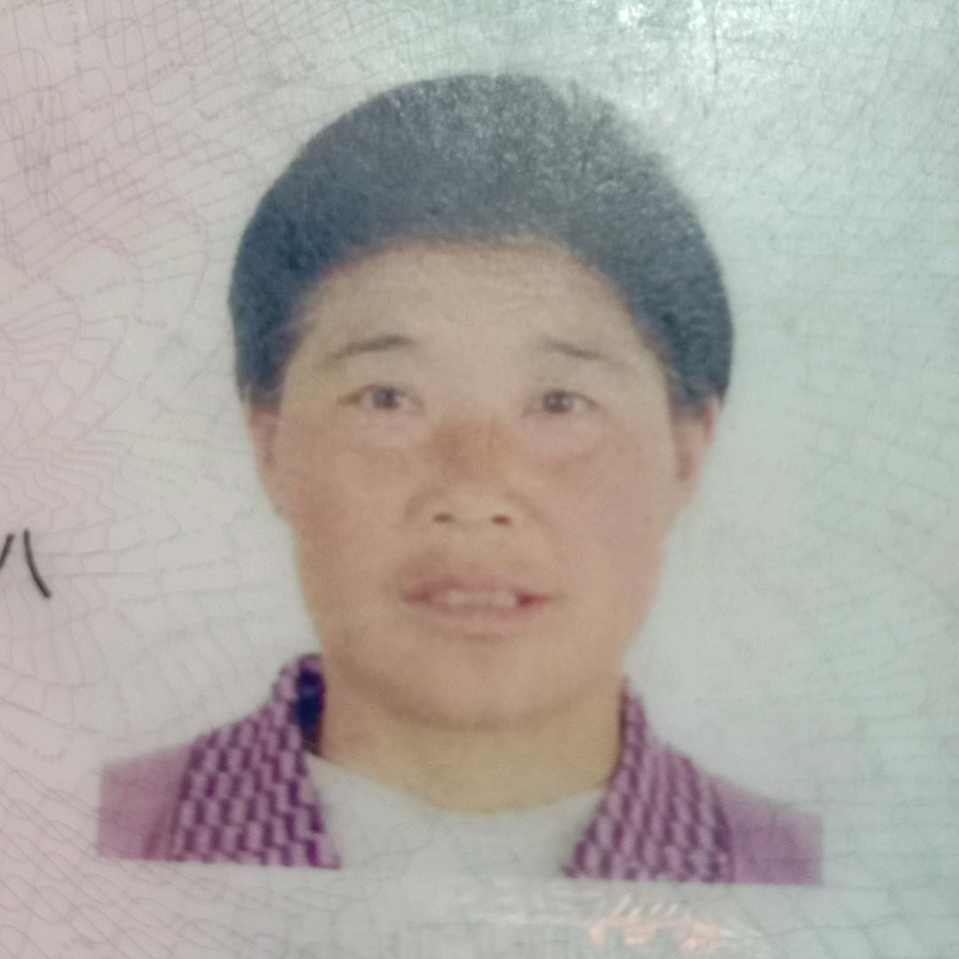 房召英