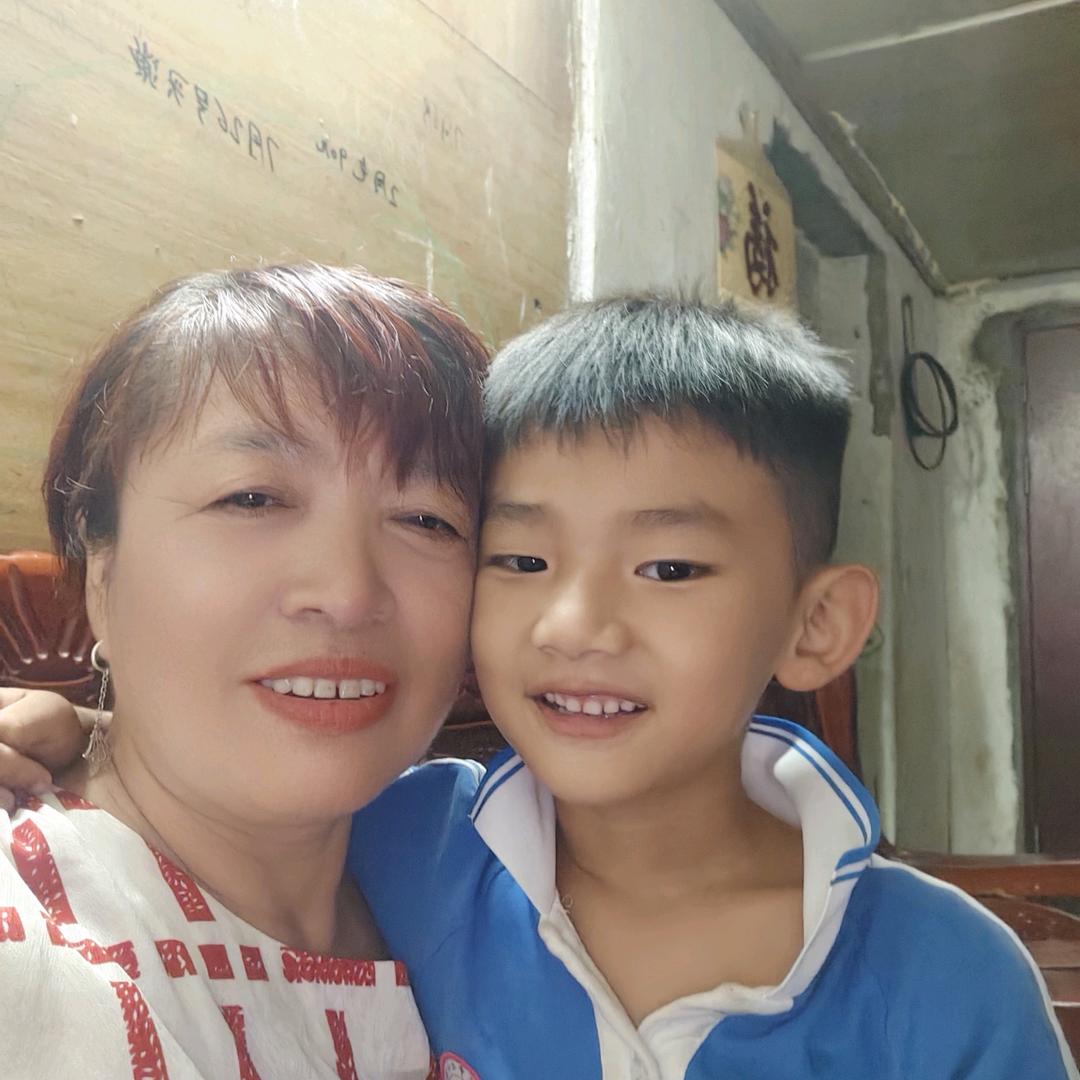 ，高州石鼓祥山专业生产实木家具