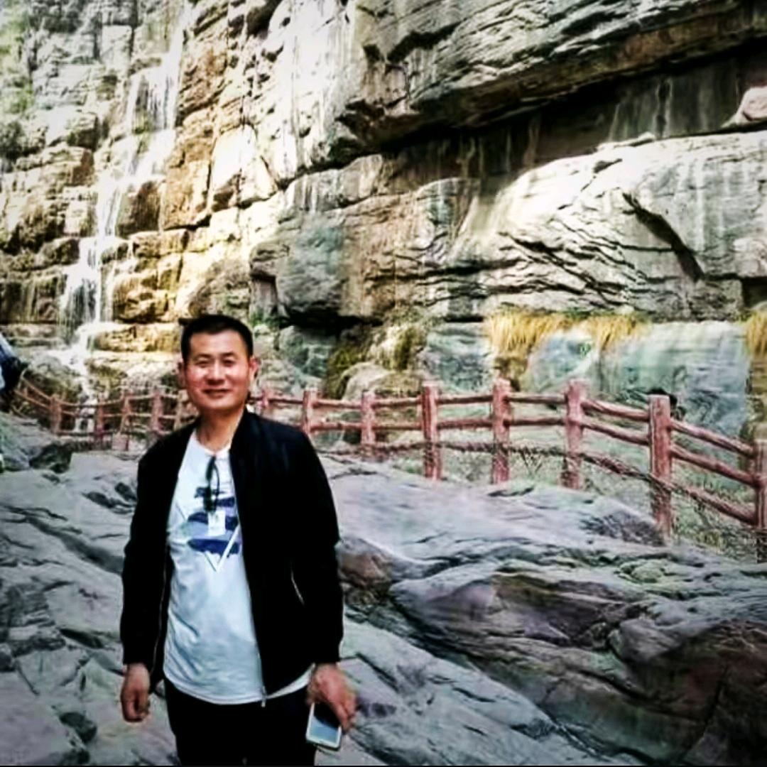 杨朝阳.遵化石门古城朝阳收藏小院