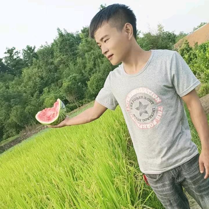 卖水果小李