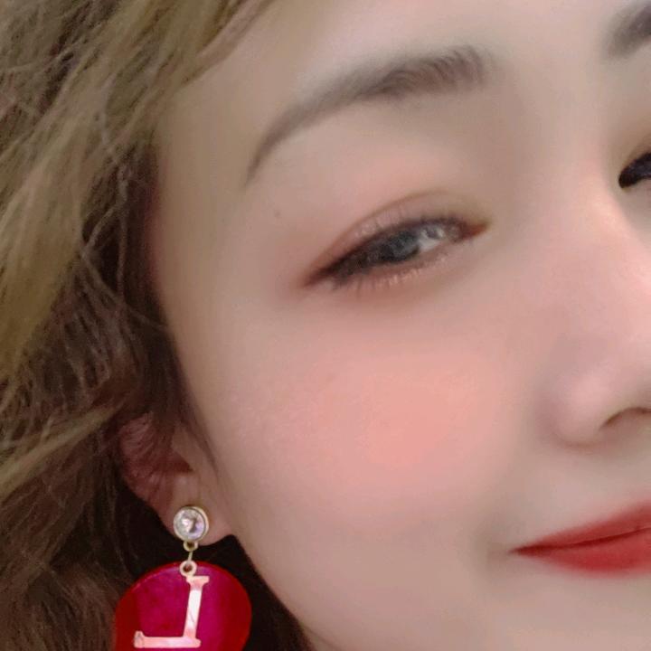 向阳的玫瑰🌹
