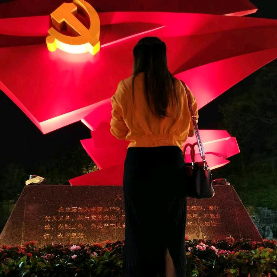 等待一个不确定的你。对未来一片空白。