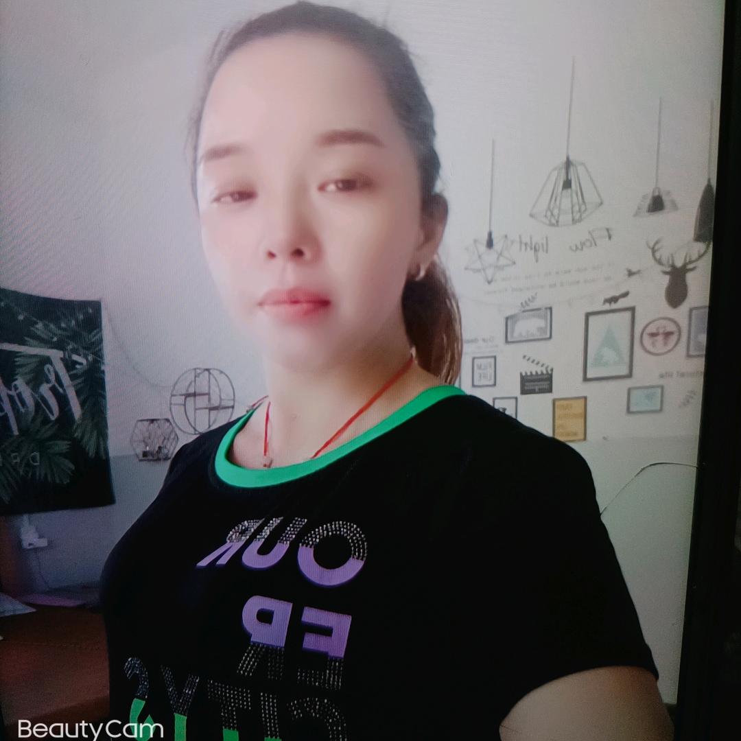 黄静
