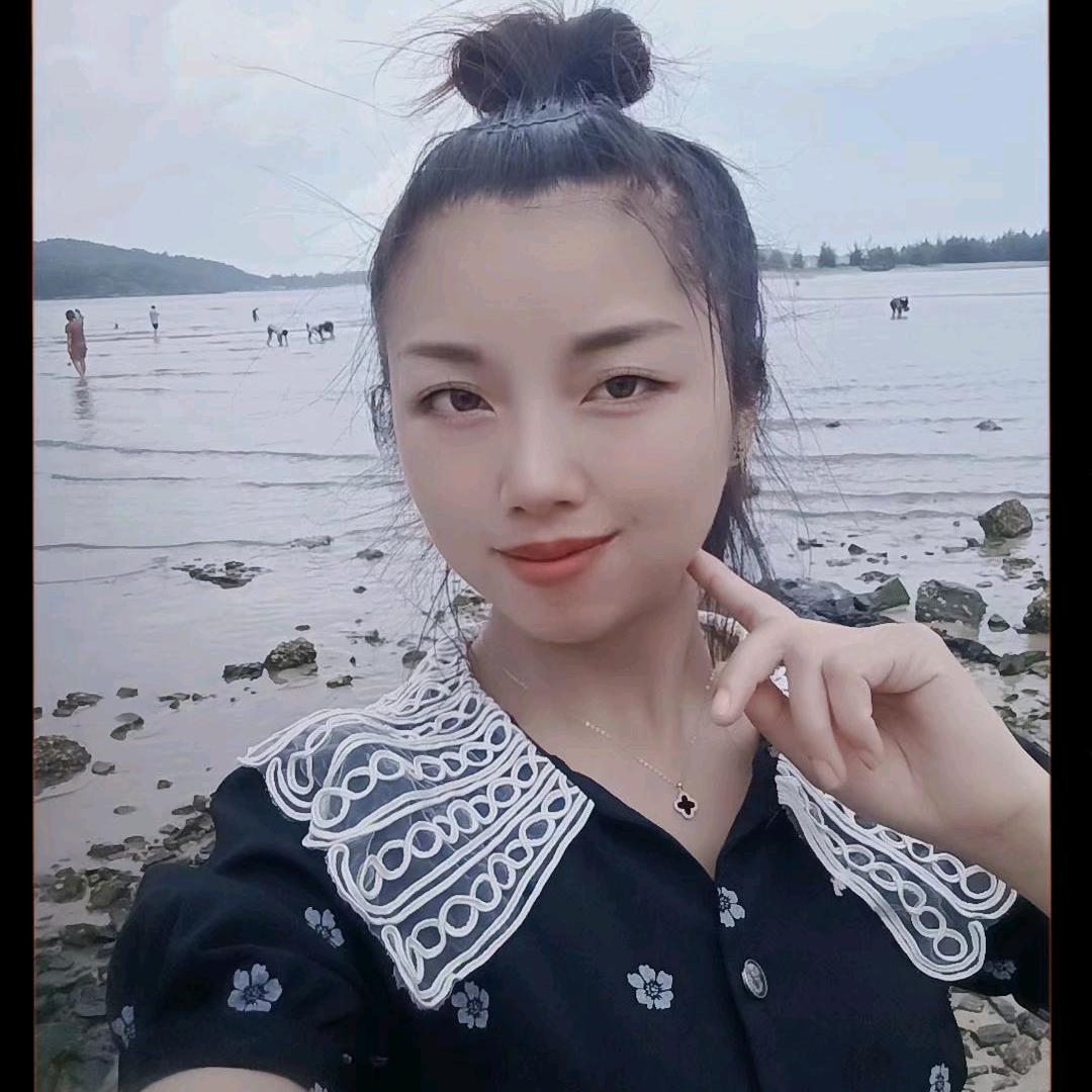 花逝、浅笑：川.  S. 胡氏丫头吖