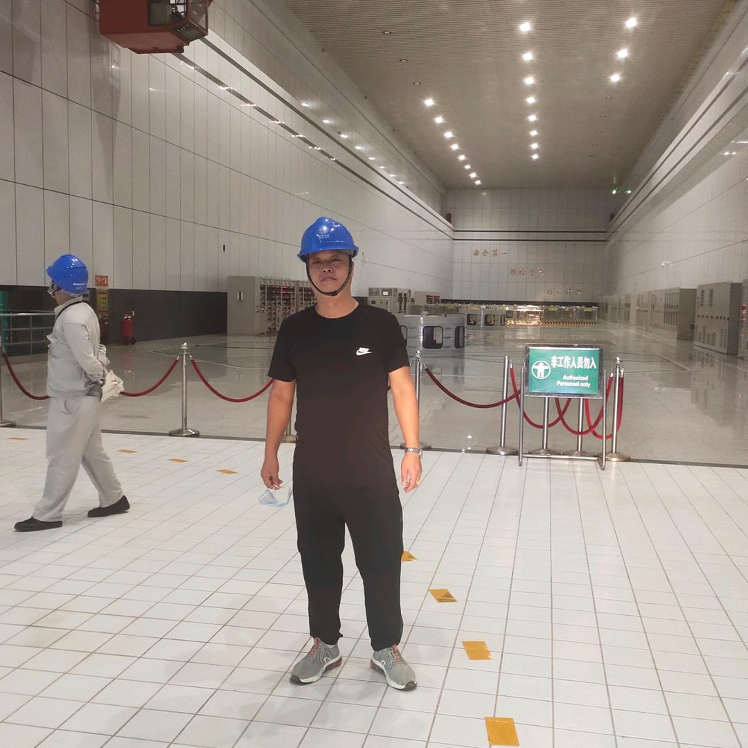 榜首侦探公仪虹头像