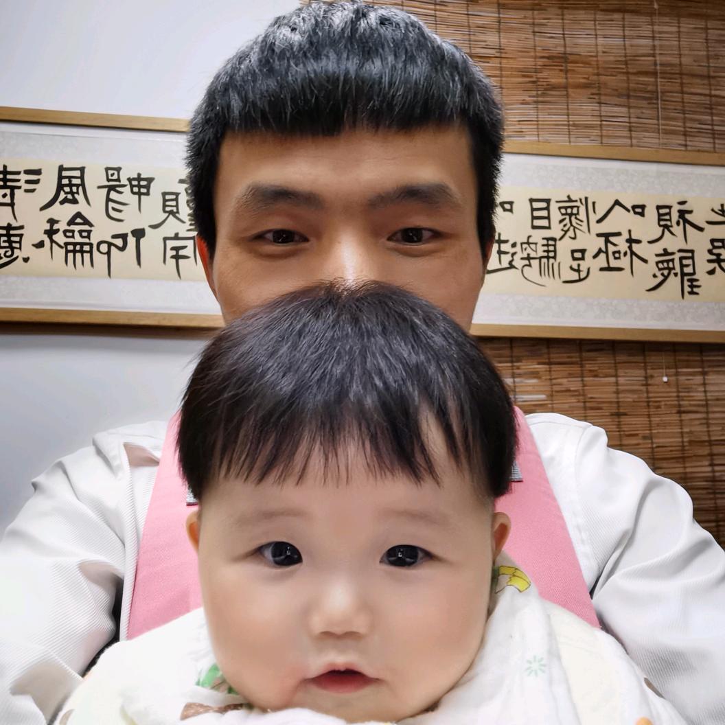 李绮爸爸