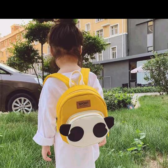 眼泪刚好落下。