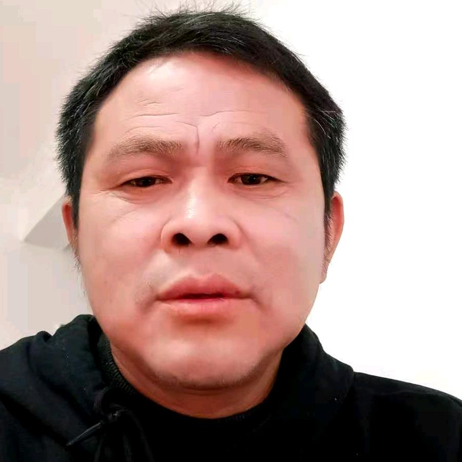 罗