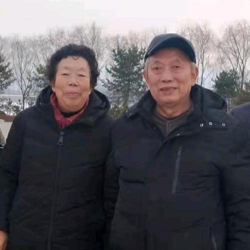 开心快乐的小老头