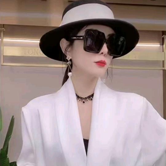 骆驼小姐姐