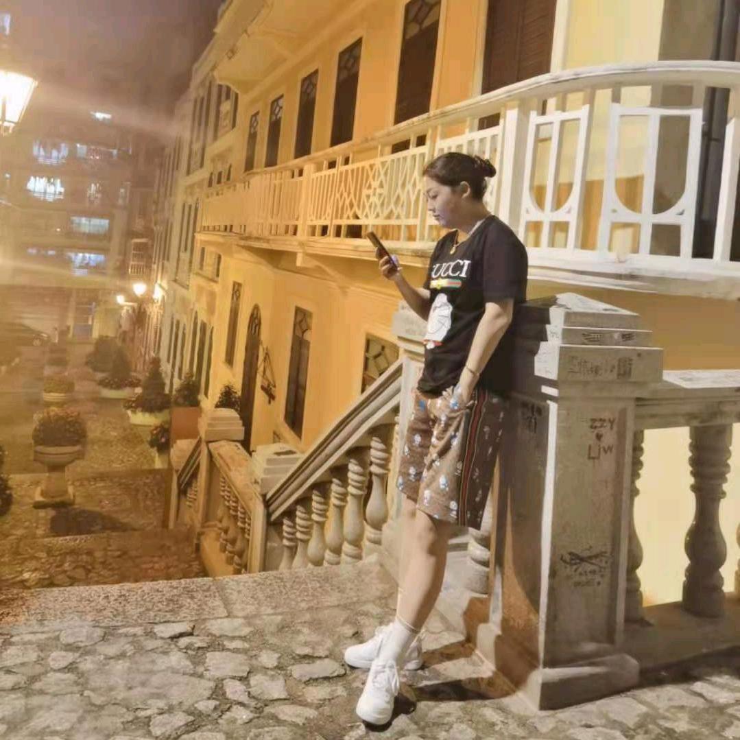 鑫宝全球飞头像