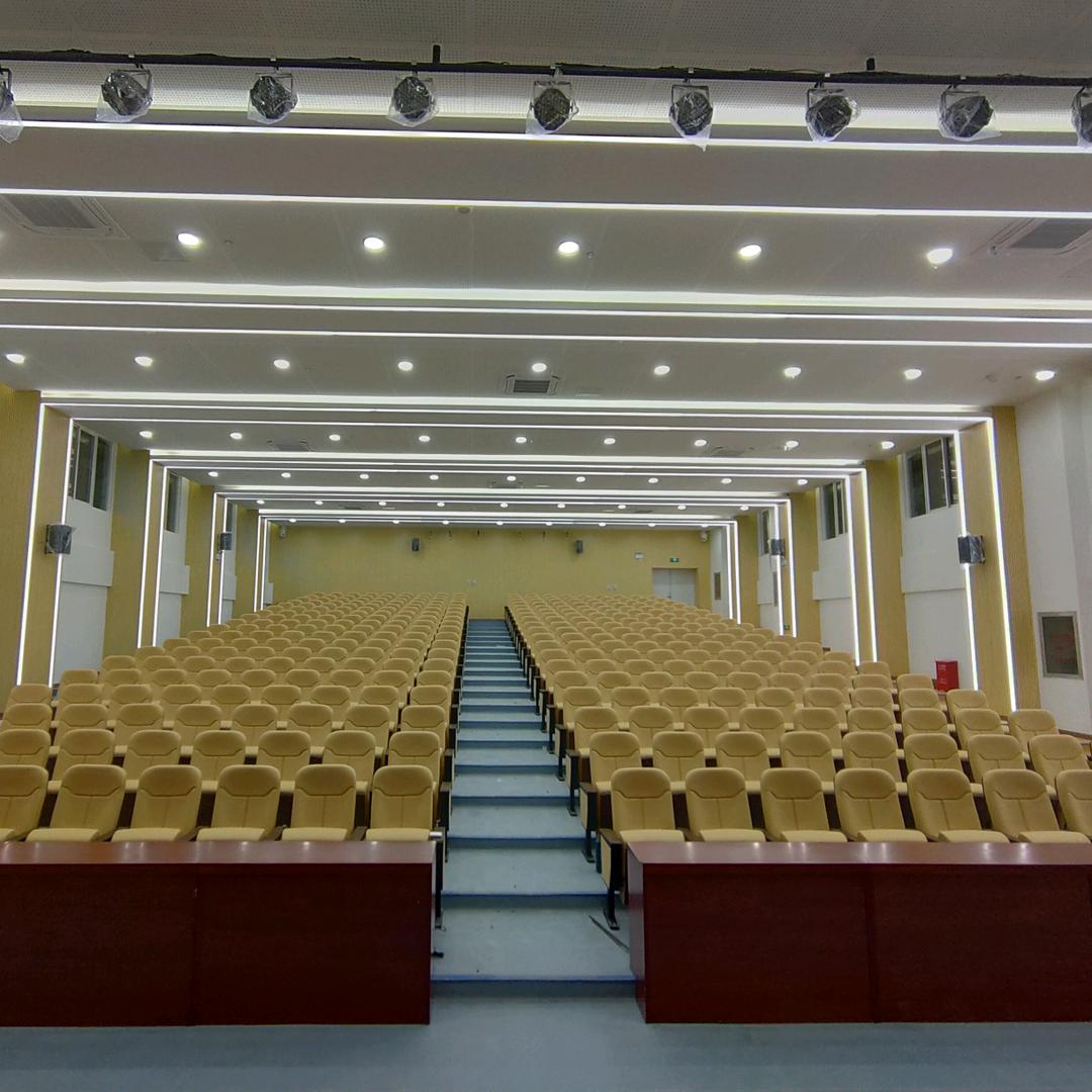 🇨🇳专业礼堂椅安装