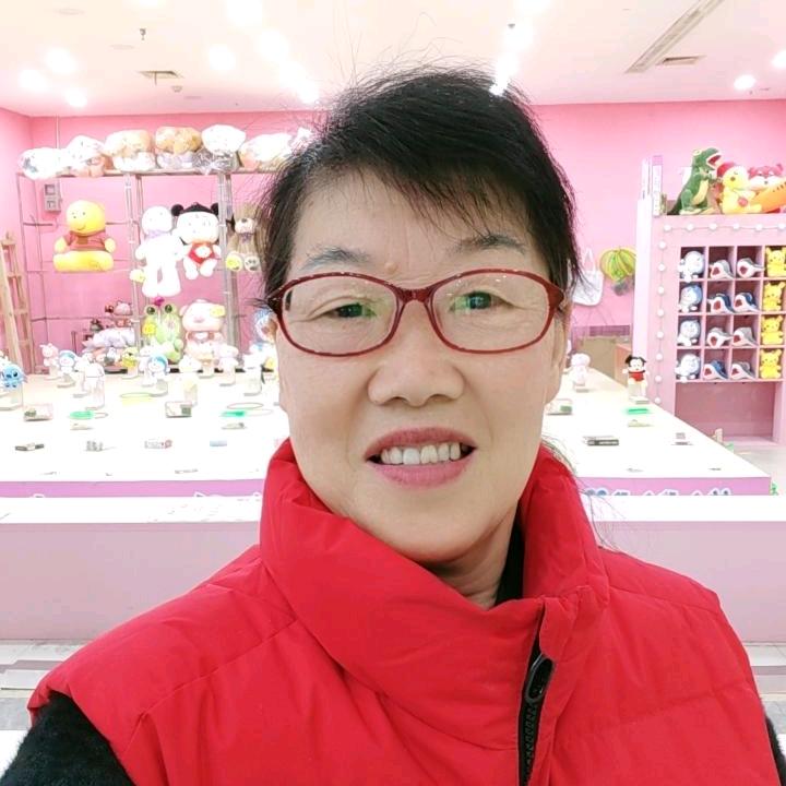 小芳姐姐（：不定时直播）