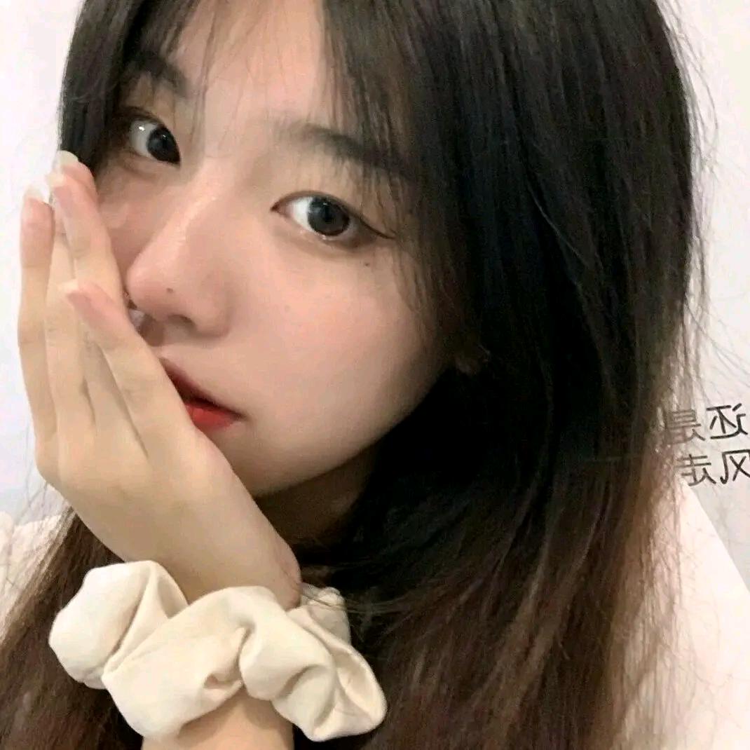 我是肉脸周周
