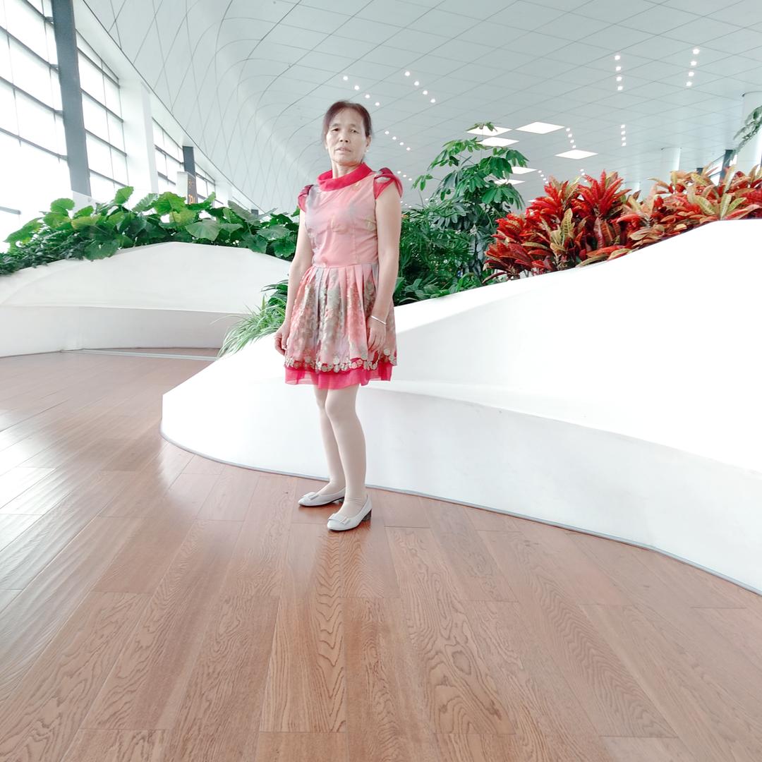 覃梅月