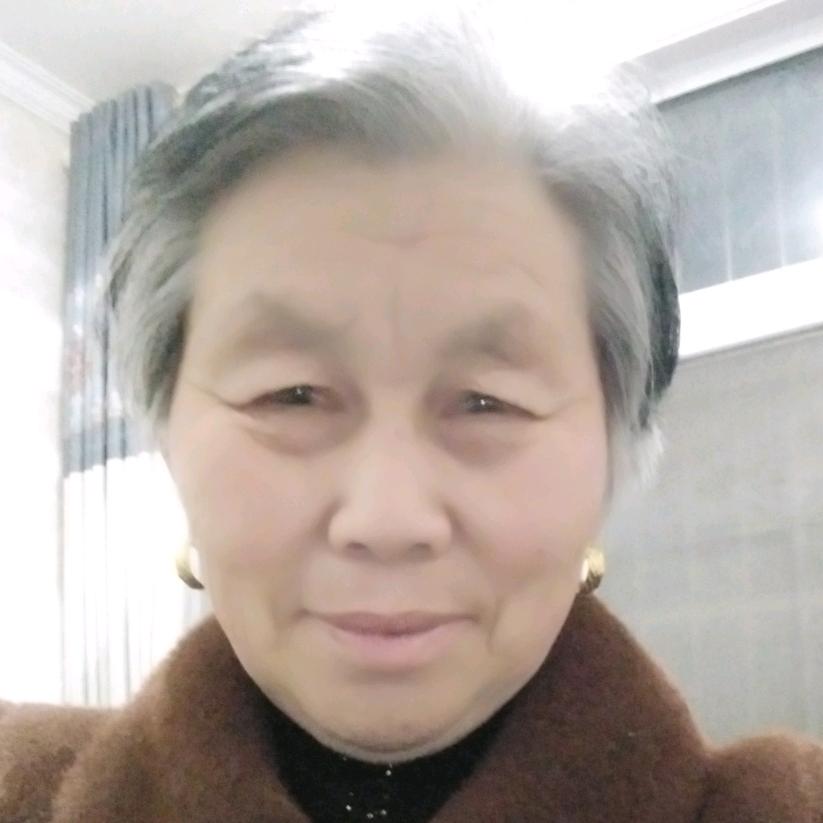 70岁开心老奶奶