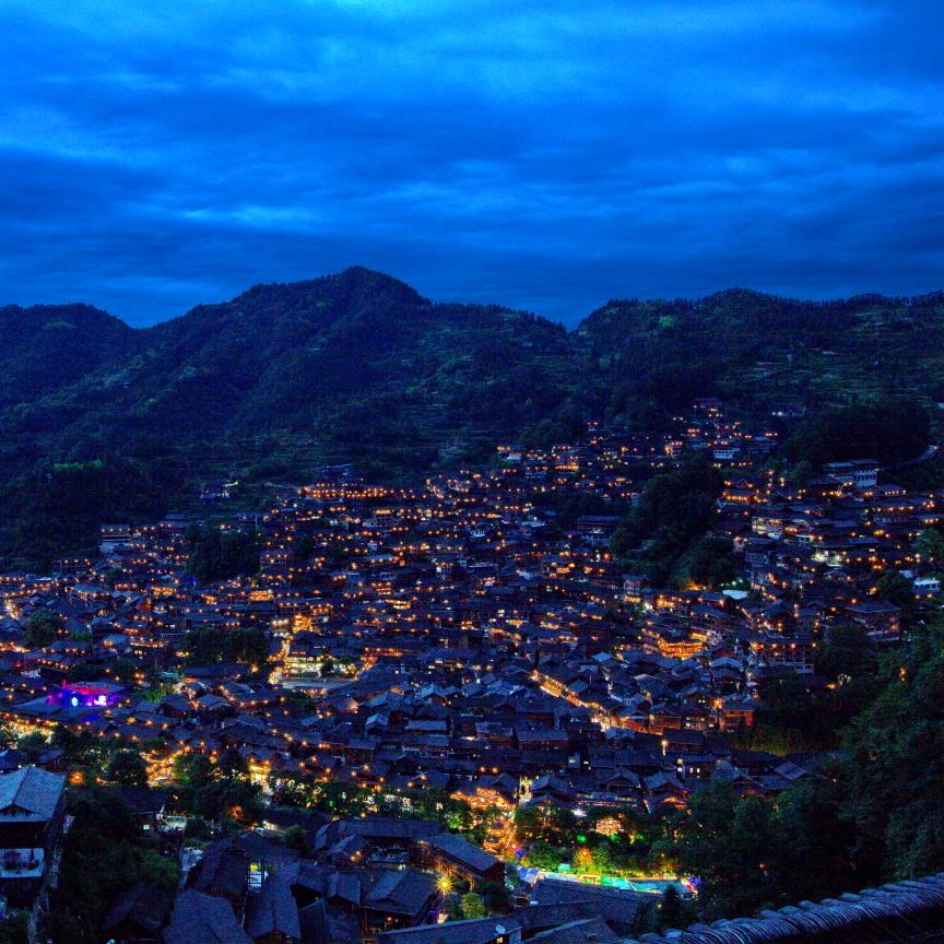 在千户苗寨～做观景民宿的老赵（花斛邸缘）