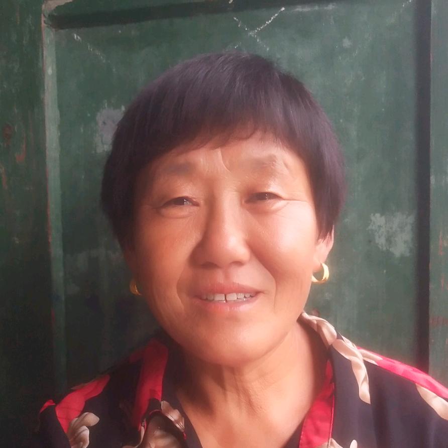 爱唱戏的老太婆   宋