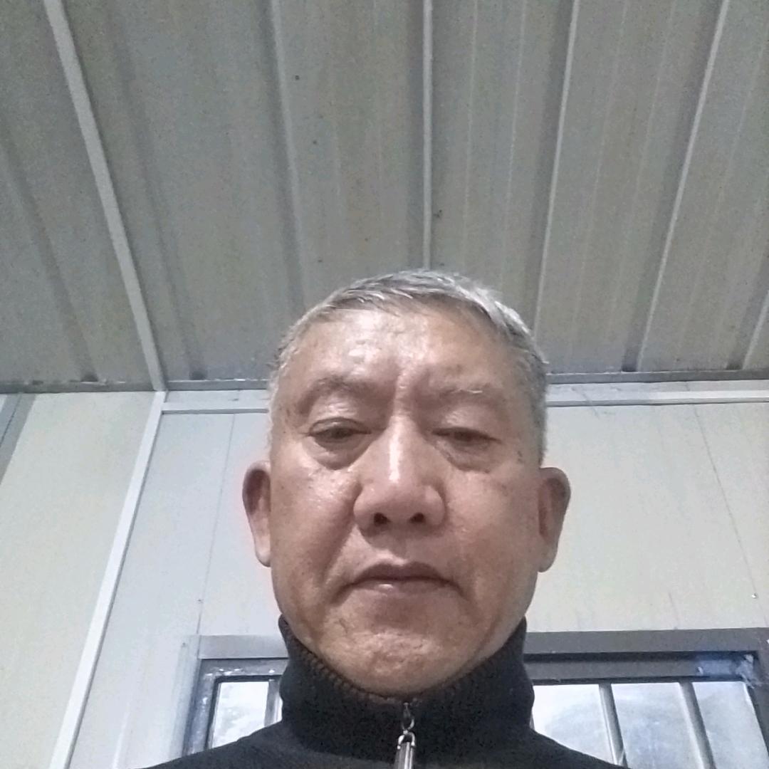 欢欢爱唱歌