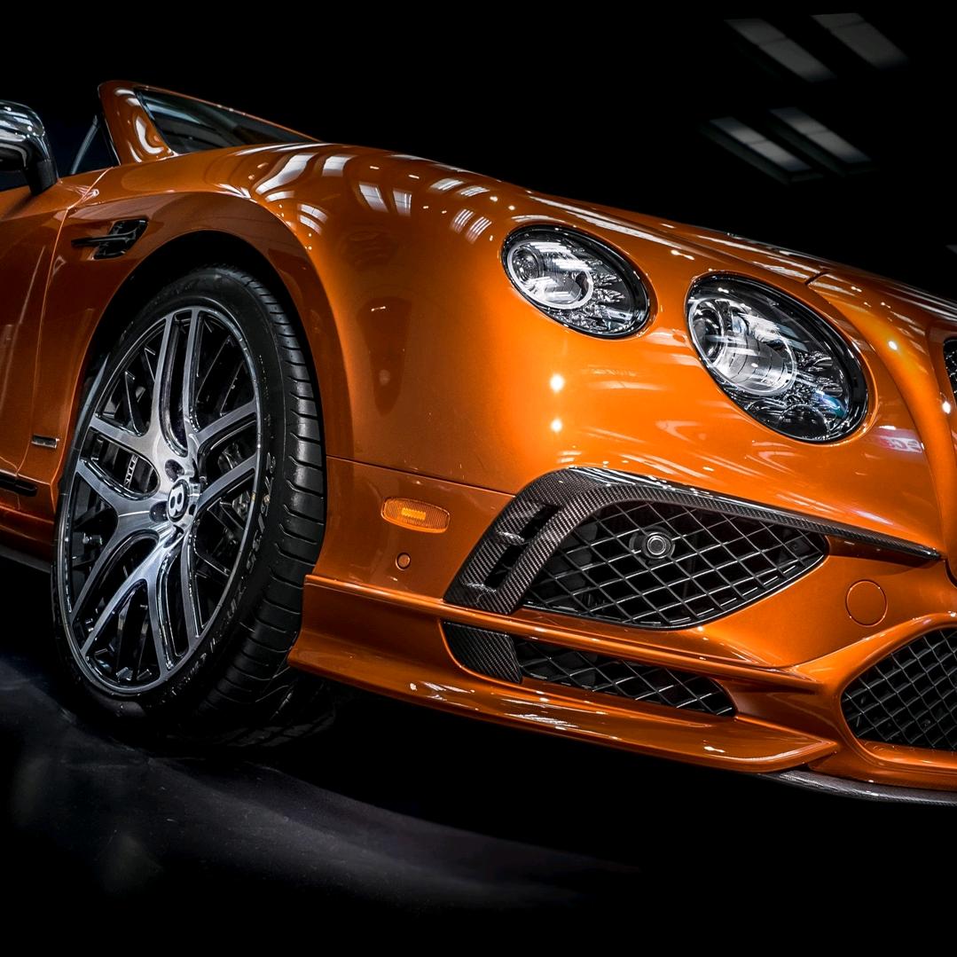 望着天花板发呆