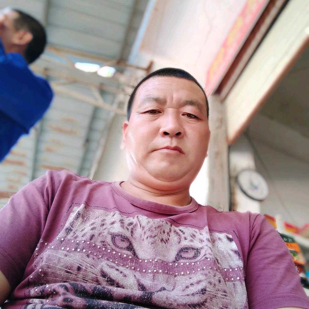 崔红发76年龙