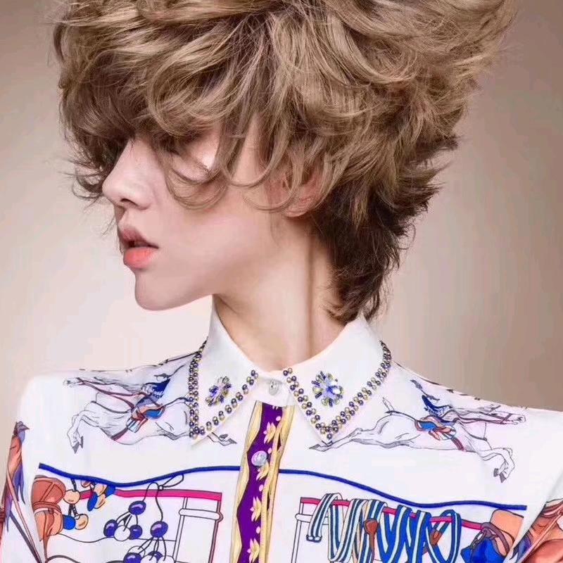 栗红强美发美容化妆